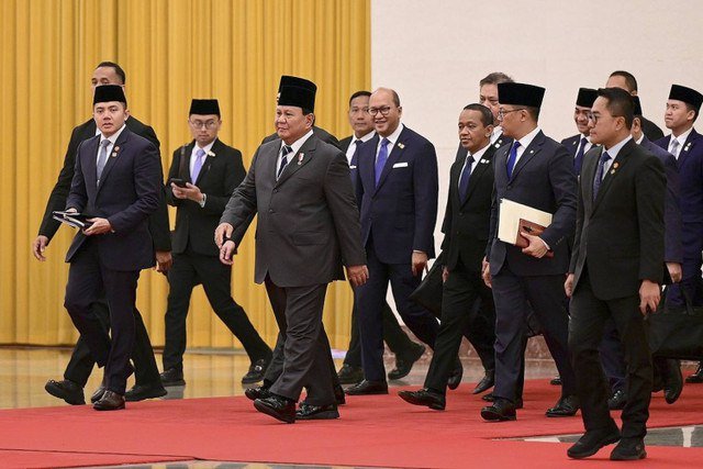 Pertemuan Presiden Indonesia Prabowo Subianto dengan Perdana Menteri Li Qiang di Beijing, Cina. Foto: Instagram/ @bahlillahadalia