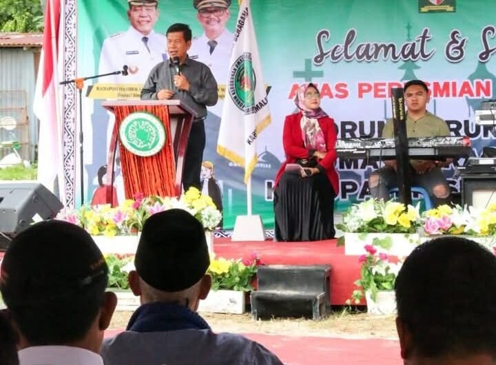 Bupati Simalungun saat meresmikan Kantor FKUB. Foto: Dok. Istimewa.