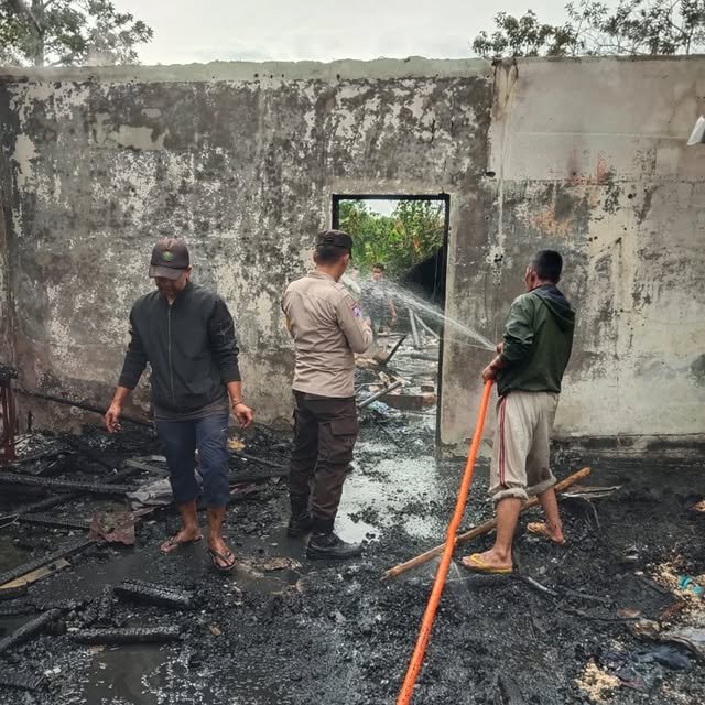 Kondisi Rumah yang terabakar di Sidamanik. Foto: Istimewa.