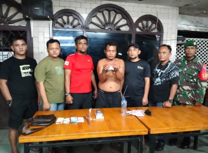 Tersangka pengedar sabu diamankan Tim Intel Kodim 0204/DS. Foto: Istimewa.