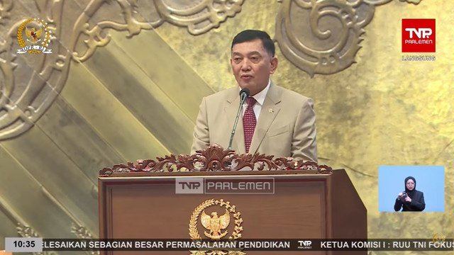Menteri Pertahanan RI Sjafrie Sjamsoeddin dalam rapat Paripurna DPR RI Ke-15 Masa Persidangan II Tahun Sidang 2024-2025. Foto: YouTube/ DPR RI