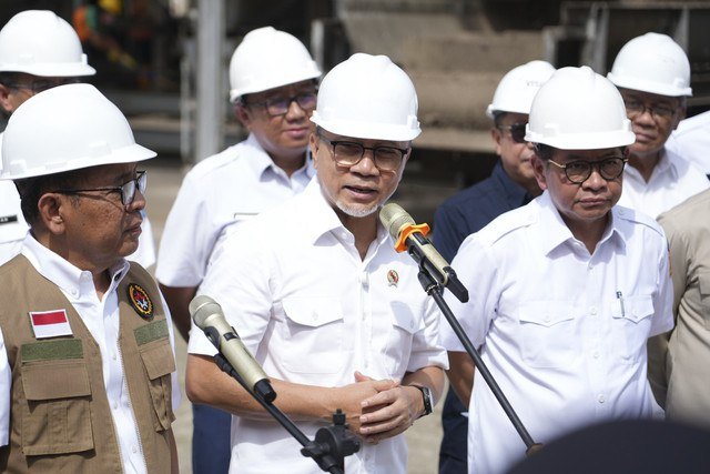 Menko Zulhas Tinjau TPST Bantar Gerbang. Foto: Dok. Istimewa
