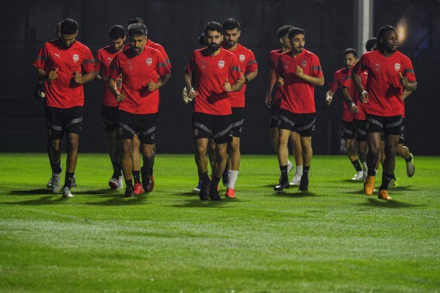 Pemain Timnas Bahrain melakukan latihan jelang pertandingan Kualifikasi Piala Dunia 2026 di Lapangan A, komplek GBK, Senayan, Sabtu (22/3/2025). Foto: Muhammad Adimaja/ANTARA FOTO