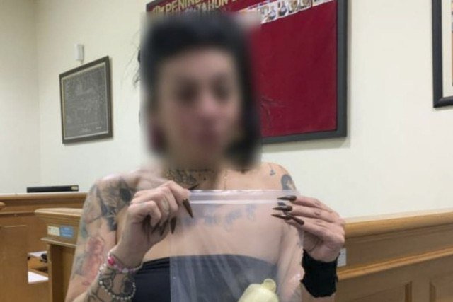 WN Argentina EG selundupkan kokain seberat 323 gram dengan cara disembunyikan melalui alat kelaminnya. Foto: Dok. Bea Cukai