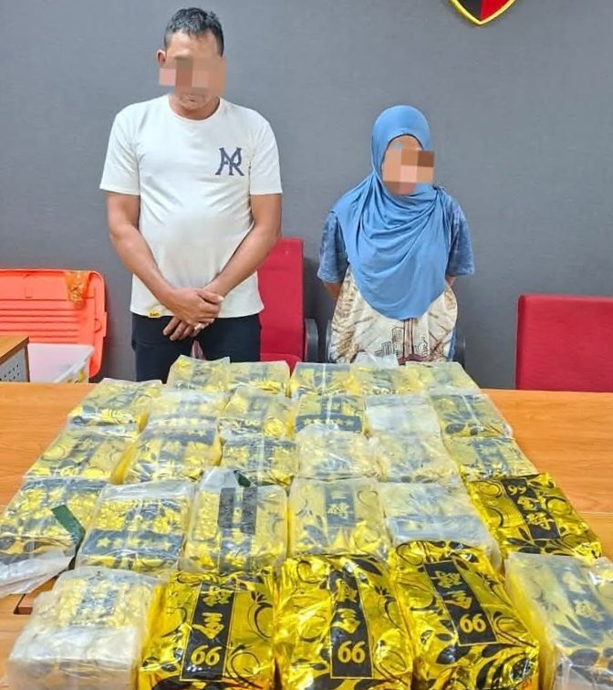Pasangan Suami Istri di tangkap polisi dan barang bukti Narkoba jenis, sabu. Foto: Istimewa.