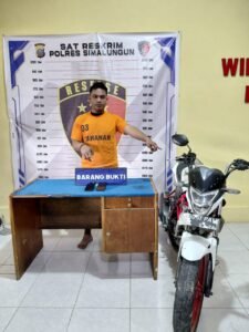 Tersangka dan Barang Bukti sudah diamankan di Polres Simalungun guna dilakukan Penyelidikan. Foto: Humas Polres Simalungun.