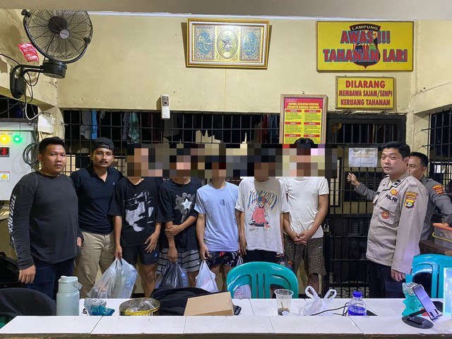 Lima remaja yang ditetapkan sebagai tersangka. | Foto: Dok Istimewa