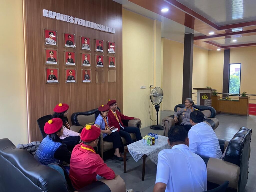 PMKRI Cabang Kota Pematangsiantar, saat menggelar Audiensi ke Kapolres Pematangsiantar terkait beberapa hal Soal Ketertiban dan Kemanan Warga Pematangsiantar. Foto: Dok. PMKRI Pematangsiantar.