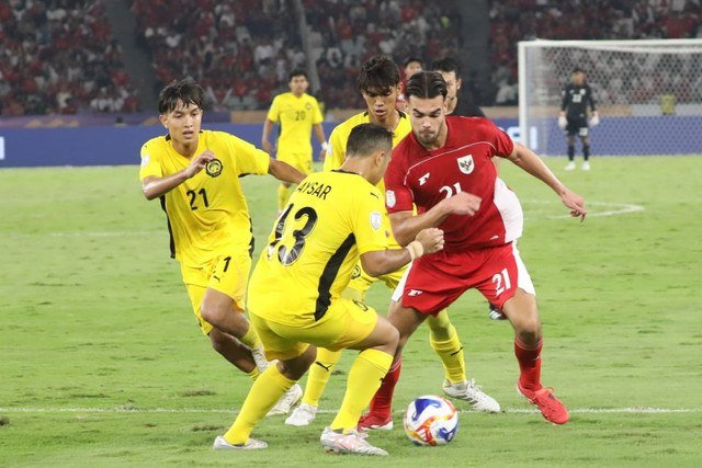 Ketua Umum PSSI, Erick Thohir, mengkritik lini depan Timnas U-23. ‘Garuda Muda’ cuma bermain imbang 0-0 lawan Malaysia di matchday terakhir Grup A ASEAN U-23 Mandiri Cup 2025, Senin (21/7) malam WIB.