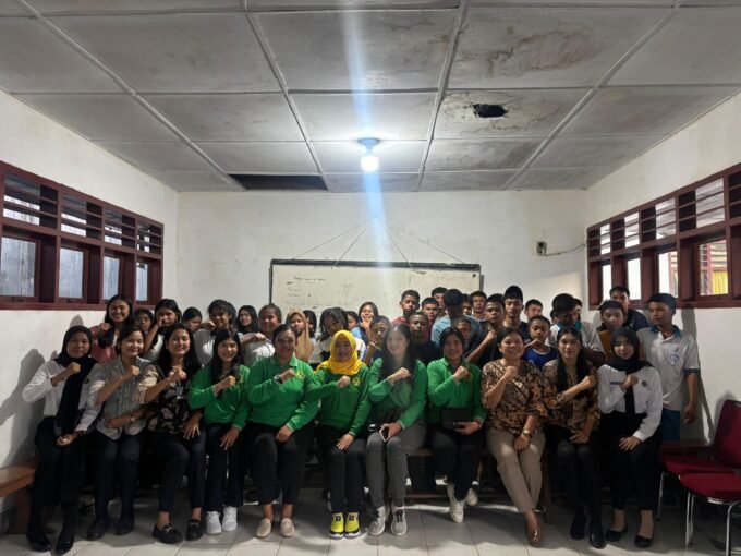 DWP Rutan Sidikalang foto bersama saat Lakukan Kunjungan ke Panti Asuhan Perpulungen. Foto: Dok. Rutan Kelas IIB Sidikalang.