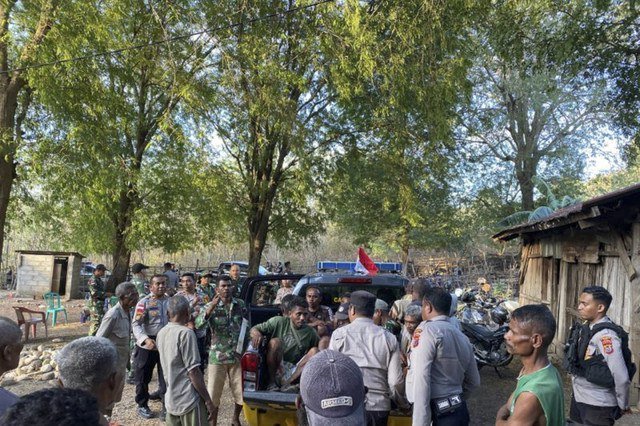 Bentrokan warga Indonesia dan Polisi Perbatasan Timor Leste di wilayah perbatasan di Kabupaten Timor Tengah Utara. Foto: ANTARA/Ho-Polres TTU