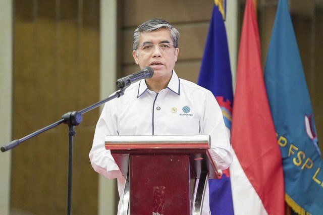 Menaker Yassierli hadiri rakernas FSP LEM SPSI di Karawang, Senin (1/9/2025). Foto: Kemnaker RI