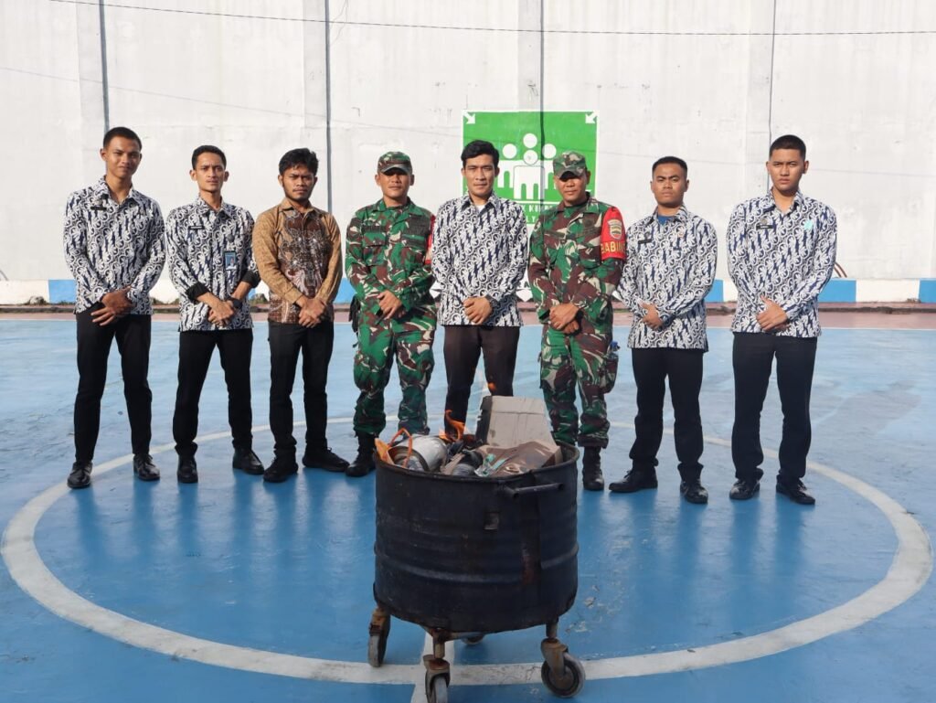Razia gabungan di blok hunian Warga Binaan Lapas Narkotika Kelas IIA Pematangsiantar. Foto: Dok. Istimewa.