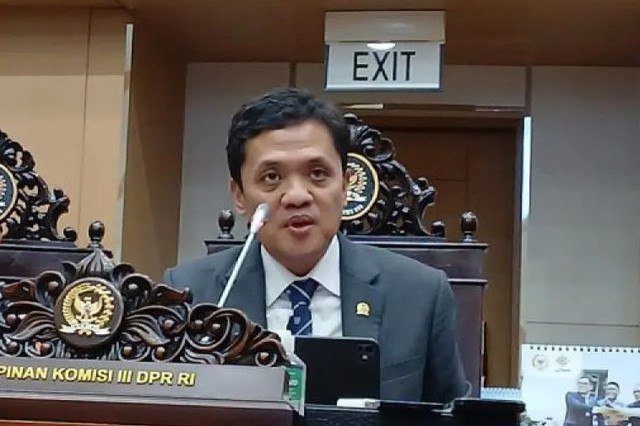 Ketua Komisi III DPR RI Habiburokhman, Senin (24/3/2025). Foto: Melalusa Susthira K/Antara
