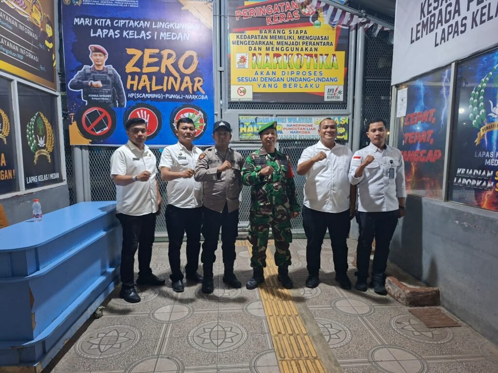 Foto bersama usai melaksanakan doa bersama dan Pengamanan Lapas Kelas I Medan berjalan kondusif sambut Tahun Baru 2026. Foto: Dok. Humas Lapas I Medan.
