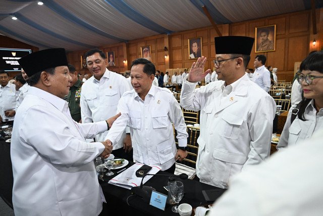 Mendagri Tito Karnavian beserta jajaran Kemendagri menghadiri Rapat Kerja Pemerintah di Istana Kepresidenan, Jakarta, Rabu (8/4/2026). Foto: Dok. Kemendagri