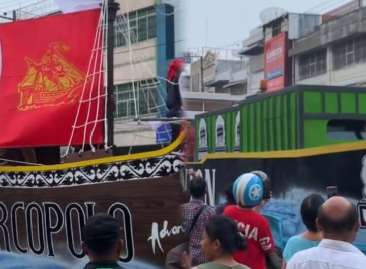 Arak-Arakan Karnaval Hari Jadi Kota Pematangsiantar yang turut menampilkan dua Brand Rokok dari PT.STTC Kota Pematangsiantar, yaitu Union dan Marcopolo. Foto: Redaksi.
