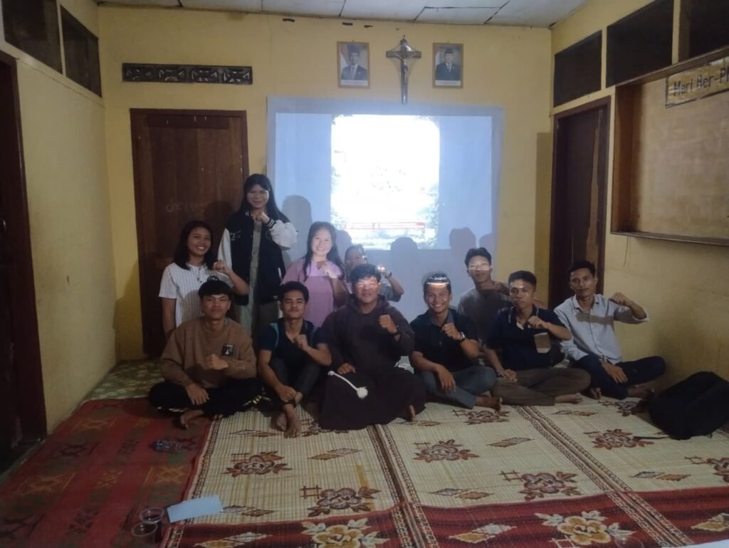 Suasana PMKRI Pematangsiantar usai melaksanakan Nonton bareng yang berjudul “Pesta Babi”karya Anak Papua. Foto; Dok. PMKRI.