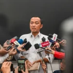 Mensesneg Prasetyo Hadi menjawab pertanyaan wartawan di ruang media, kompleks Istana Kepresidenan, Jakarta, Kamis (4/6/2025). Foto: Galih Pradipta/ANTARA FOTO