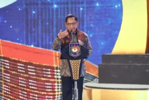 Menteri Dalam Negeri Muhammad Tito Karnavian dorong pemerintah daerah jadikan kompetisi kinerja antardaerah sebagai momentum wujudkan Gerakan Indonesia ASRI dalam Apresiasi Pemda Berprestasi Batch II Regional Sulawesi di Makassar, Jumat (18/9/2026). Foto: Dok. Kemendagri