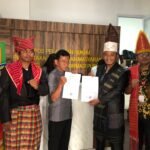 DPC HIMAPSI Siantar dan SALING saat menyampaikan Laporan Dugaan Korupsi pada Pembelian Gedung Eks Rumah Singgah Covid-19, yang langsung di Laporkan ke PPH dan PPM Kejaksaan Agung (Kejagung) di Jakarta. Selasa, (22/09/2026).