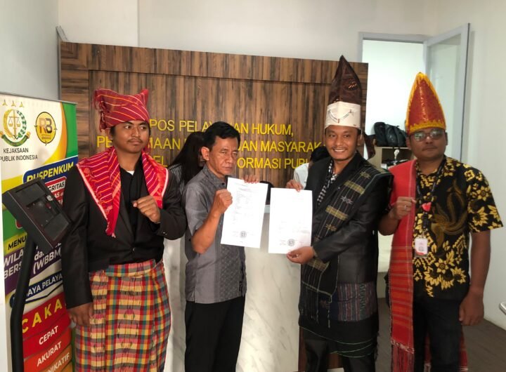 DPC HIMAPSI Siantar dan SALING saat menyampaikan Laporan Dugaan Korupsi pada Pembelian Gedung Eks Rumah Singgah Covid-19, yang langsung di Laporkan ke PPH dan PPM Kejaksaan Agung (Kejagung) di Jakarta. Selasa, (22/09/2026).