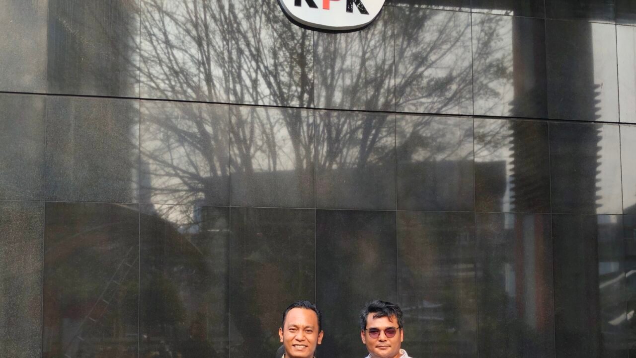 Penyampaian Laporan kepada KPK RI di Jakarta. Foto: Istimewa.