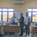 DPC HIMAPSI Kota Pematangsiantar saat berada di Ruang aduan Polres Pematangsiantar. Foto: Istimewa.